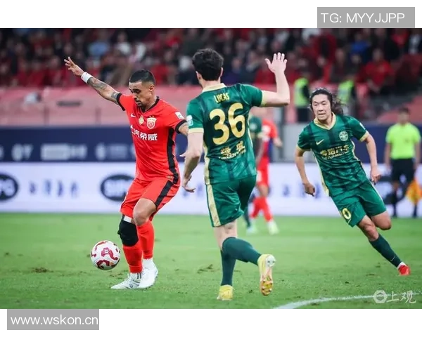 中超积分榜波动加剧 各队激烈争夺冠军悬念悬挂 中超积分榜波动加剧 各队激烈争夺冠军悬念悬挂